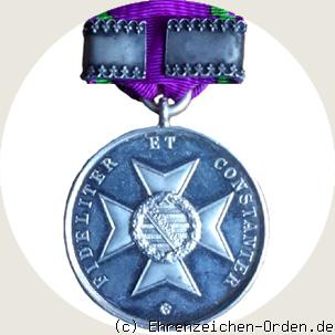 Silberne Verdienstmedaille des Sachsen-Ernestinischen Hausordens mit Bandspange 1914 Heimatverdienst R&uuml;ckseite