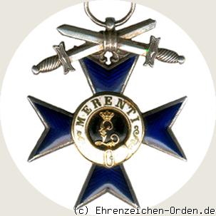 Militärverdienstkreuz ohne Flammen mit Schwertern