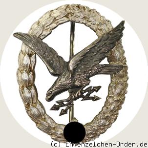 Fliegerschützenabzeichen mit Blitzbündel