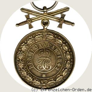 Fürstlicher Hausorden von Hohenzollern Goldene Ehrenmedaille mit Schwertern 3. Modell 2. Ausgabe R&uuml;ckseite